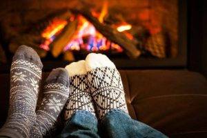 ¡Atención solteros! Nueva tendencia amorosa de formalizar una relación por frío se impone este invierno