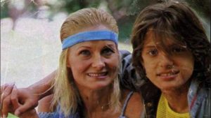 Productora de "Luis Miguel, la serie" asegura saber dónde está la madre del artista