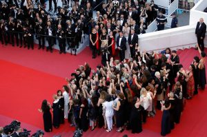 Estrellas del cine exigen igualdad salarial en la alfombra roja de Cannes