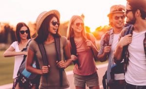 GenFriends: Así es la app de estilo Tinder para conocer gente al viajar