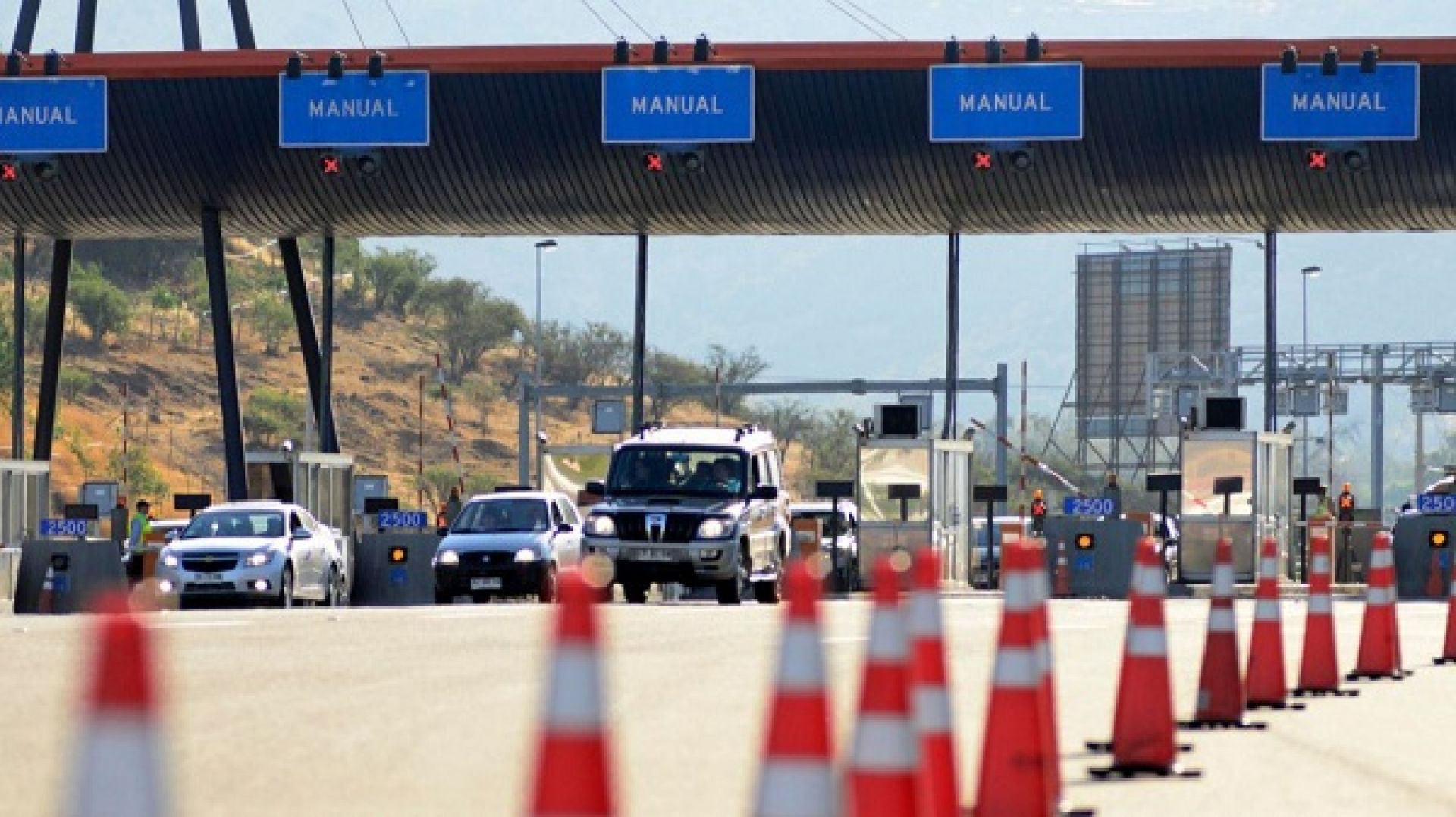 "Chile sin Barreras": conoce los beneficios del plan que busca terminar con los peajes manuales