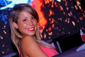 Yamna Lobos muestra todo su enojo tras castigo en "Rojo"