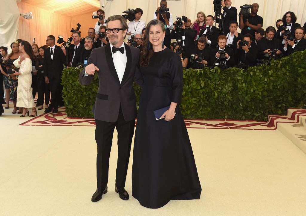 Gary Oldman y Gisele Schmidt
