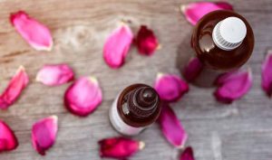 Descubre cómo atenuar y prevenir las estrías con aceite de rosa mosqueta