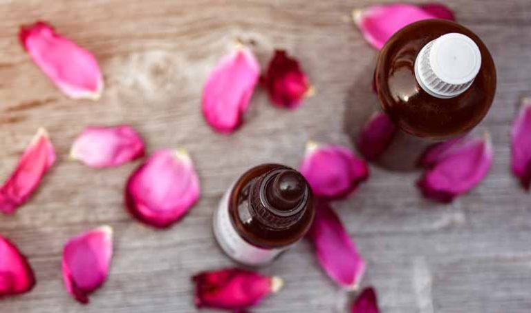 Descubre cómo atenuar y prevenir las estrías con aceite de rosa mosqueta