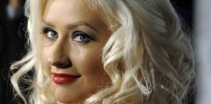 Christina Aguilera presenta a su 2 hijos: Max y Summer Rain