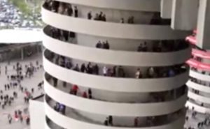 ¿Las columnas giran? Esta es la ilusión óptica se hizo mundialmente viral