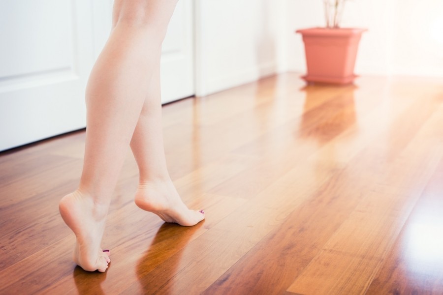 Sacarse los zapatos al llegar a la casa ayuda a bajar de peso