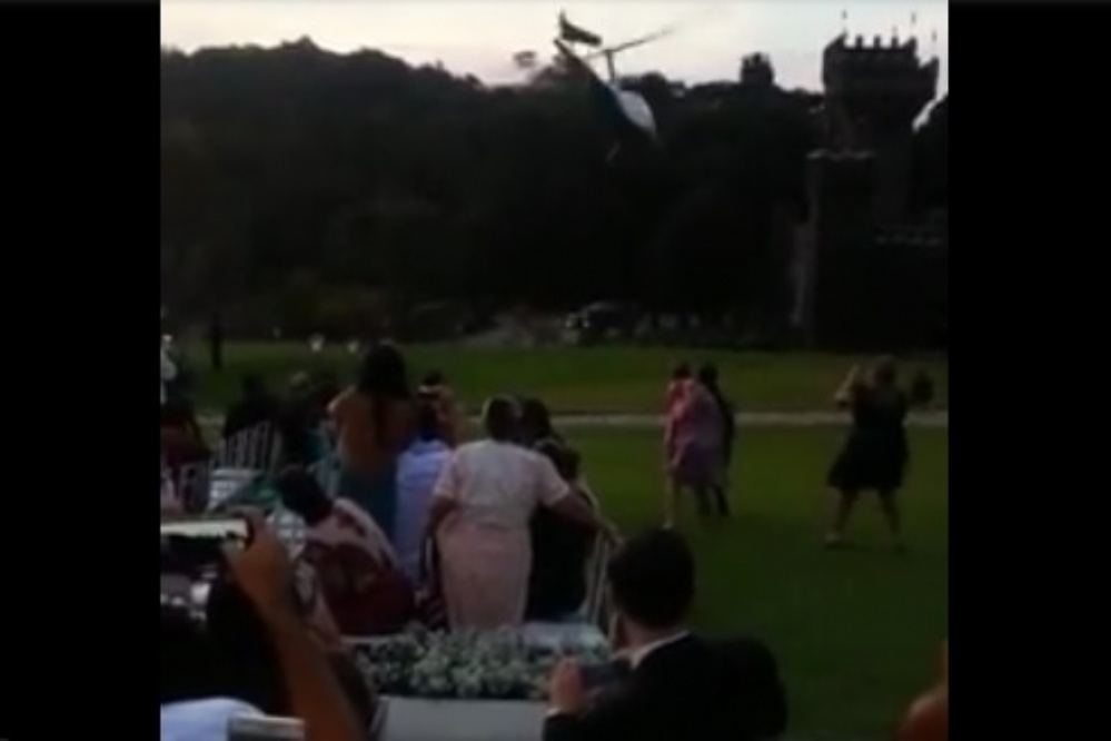 Helicóptero en donde iba novia a su boda cae repentinamente... pero ¡igual se casó!