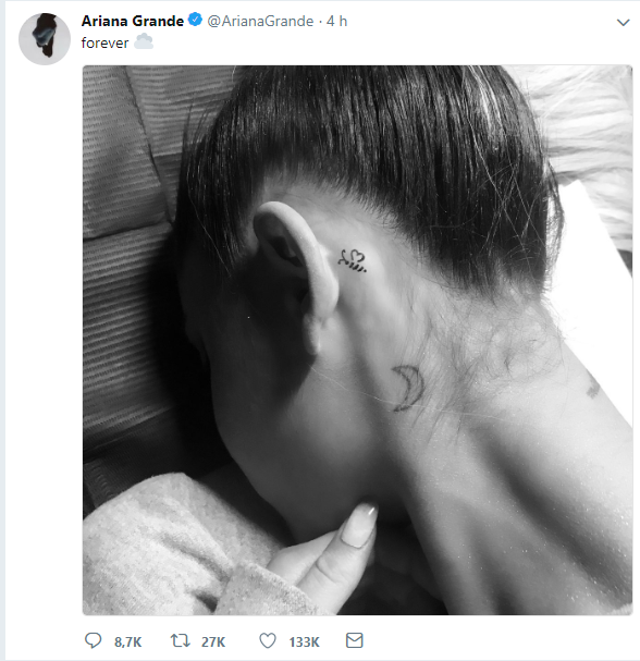 Ariana Grande se hizo un tatuaje en recuerdo de las víctimas del atentado  de Manchester — FMDOS