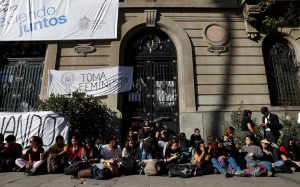 Deponen toma feminista en la Universidad Católica