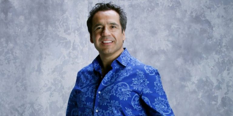 ¿Se parecen? Comparan look de Renato Munster con Luis Fonsi