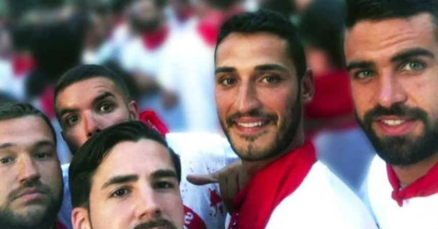 Miembros de "La Manada" condenados por abuso sexual quedan en libertad provisional