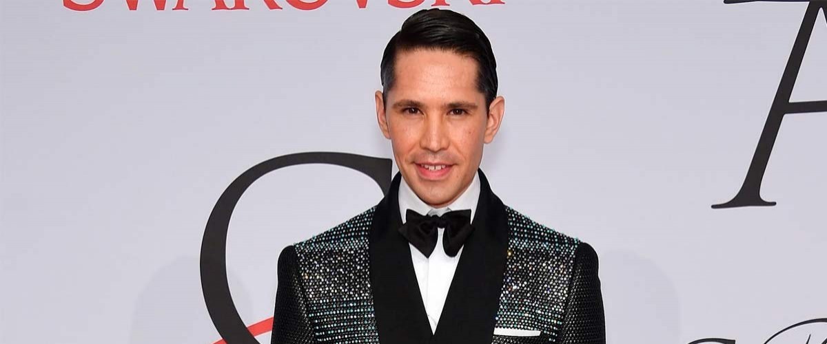 El extravagante traje de Di Mondo en alfombra roja en Nueva York