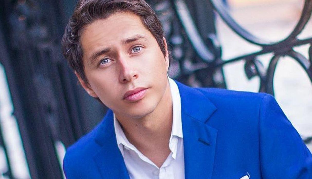 ¿Ya es oficial? Karol Lucero comparte romántica postal desde el sur