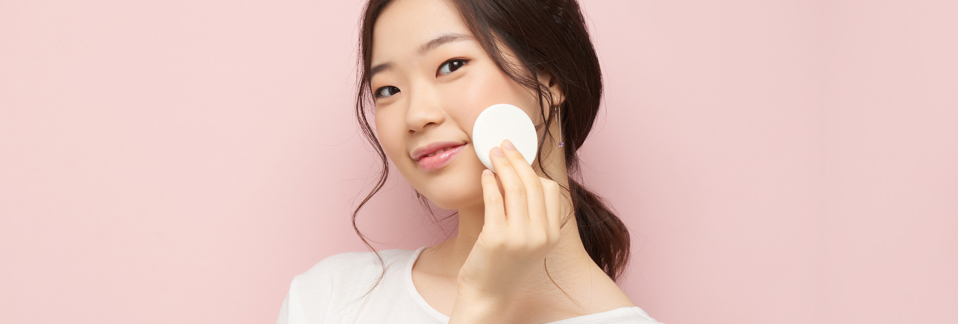 Asiáticas "esculpen" sus rostros con maquillaje para cambiar sus rasgos