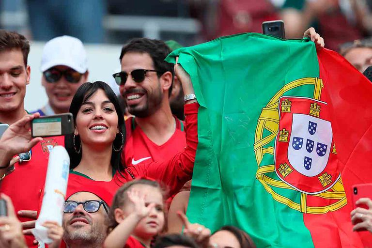 ¿Se casa? Polola de Cristiano Ronaldo presume anillo en el Mundial de Rusia