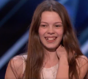 Niña de 13 años sorprende con su voz y es comparada con Janis Joplin