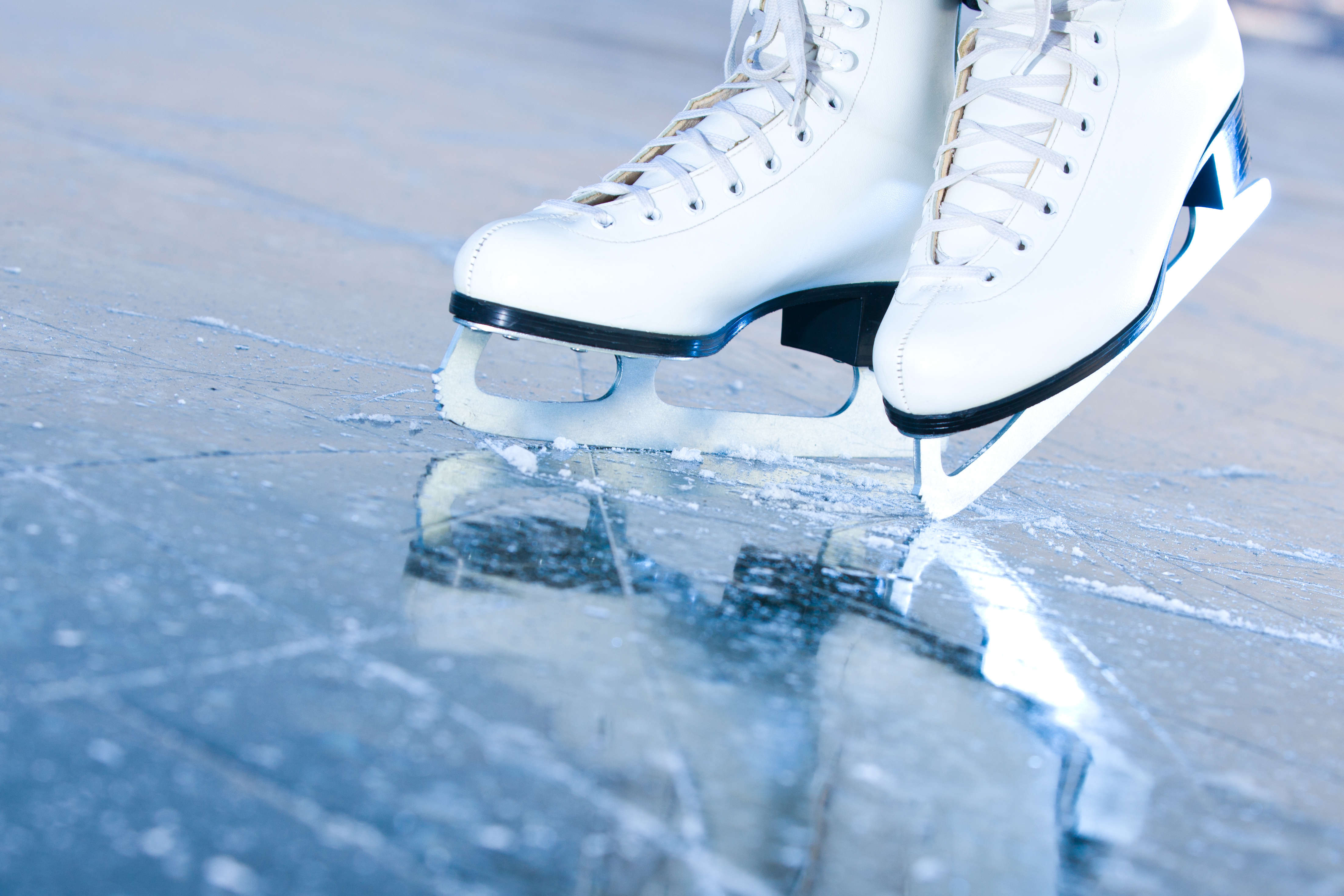 Panorama de invierno: visita la pista de patinaje en hielo del Parque Bustamente