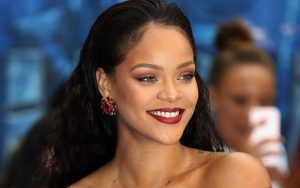¡Para bajar la hinchazón! Estas son las dos frutas que Rihanna come en el desayuno