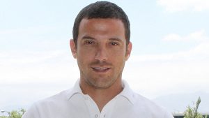 Julián Elfenbein es internado de urgencia tras sufrir un ataque cardíaco