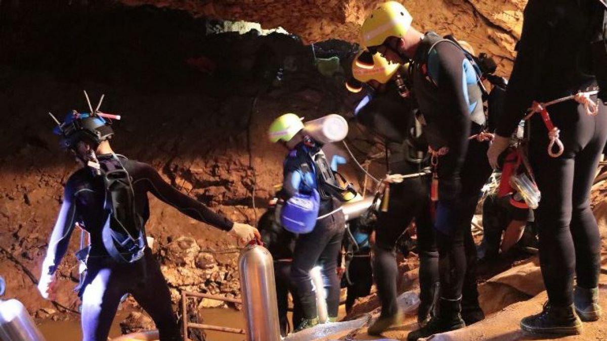 ¡Un octavo niño es rescatado de la cueva en Tailandia!