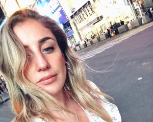 Daniela Castro genera intenso debate entre seguidores al hablar sobre aborto