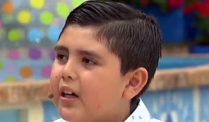 ¡El niño poeta está de vuelta con nuevo programa de entrevistas!