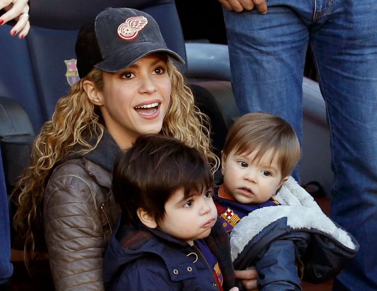Shakira muestra orgullosa cómo su hijo saluda en árabe a través de redes sociales