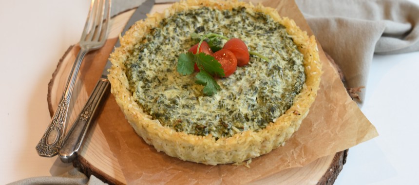 Atrévete a cocinar esta rica tarta de espinaca en masa de arroz