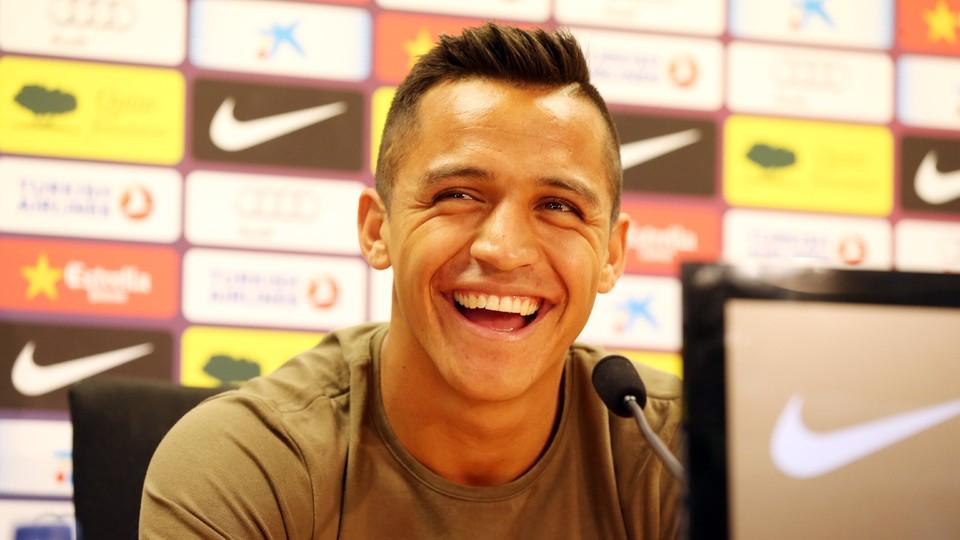 ¡Alerta de video sexy! Alexis Sánchez se luce bailando sin polera