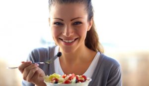 Conoce los alimentos que no pueden faltar en tu dieta anti-envejecimiento