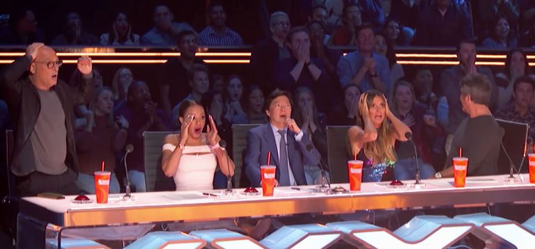 Peligroso accidente se produjo en America's Got Talent ¡Una trapecista se cayó!