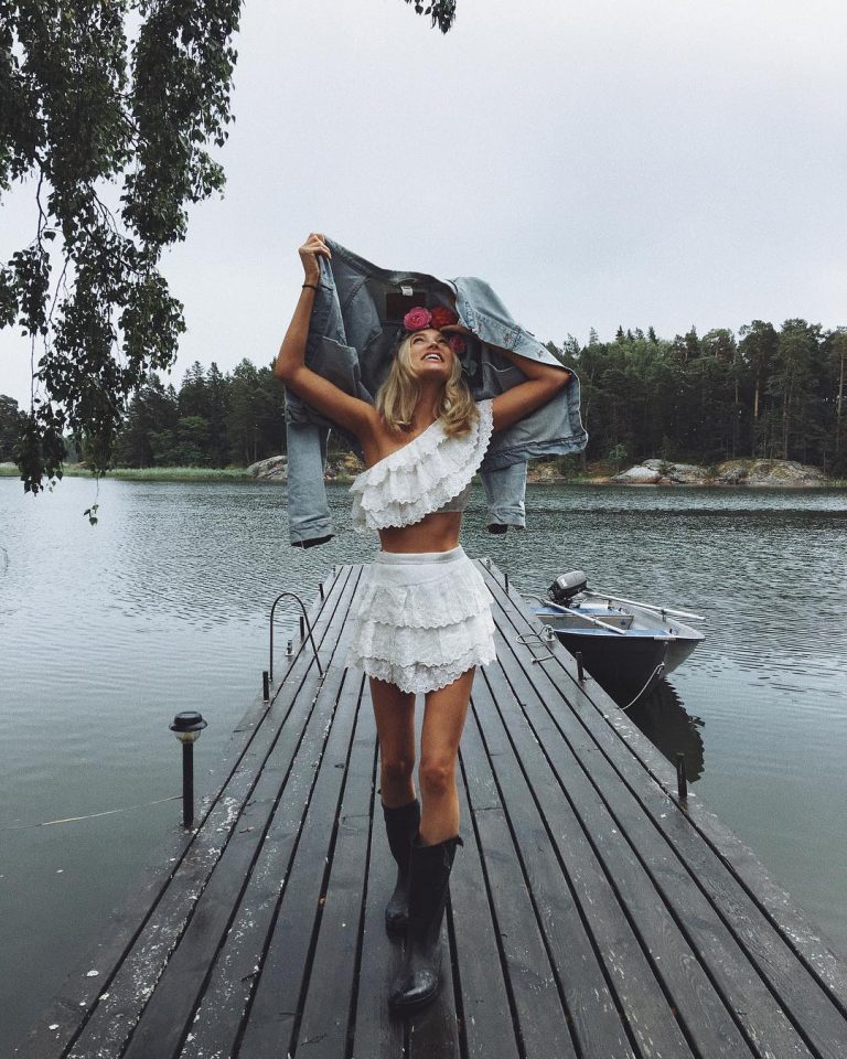 Conoce "la pose de barbie" que está siendo tendencia en redes sociales ¡Te ves más estilizada!