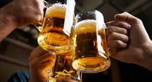 Según un estudio beber alcohol podría alargar tu vida