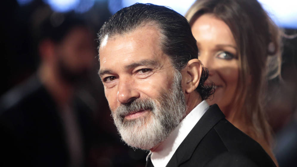 Conoce a las tres famosas chilenas que están ad portas de conocer a Antonio Banderas en España