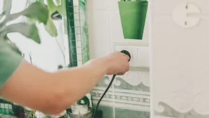 Estos son los electrodomésticos de alto consumo que deberías desenchufar antes de salir para ahorrar energía