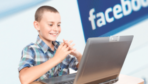 ¿Cuál es la política de Facebook de eliminar las cuentas a menores de 13 años?