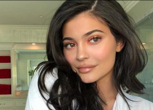 Kylie Jenner es catalogada como la multimillonaria más joven de la historia por la revista Forbes