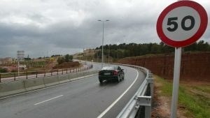 ¡A bajar la velocidad! Aprueban límite de 50 km/h en zonas urbanas