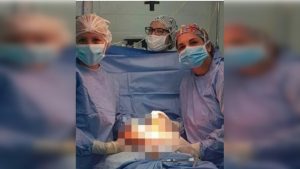 Suspenden a equipo médico por tomarse selfies mientras operaban