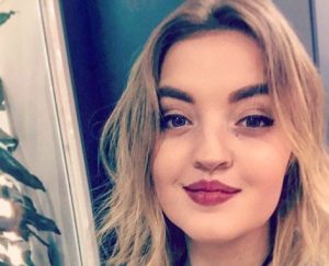 Mira el antes y el después de una mujer que se operó la mandíbula por reiterado bullying