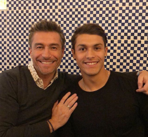 El divertido video protagonizado por Fernando Solabarrieta y su hijo