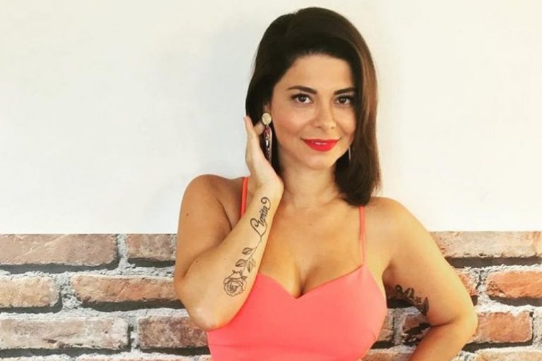 Antonella Ríos luce orgullosa su figura en ropa interior