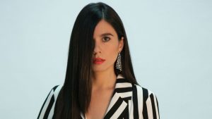 Javiera Mena debuta como conductora radial por el mes del orgullo