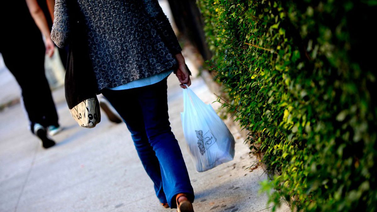 ¡Atención! Comienza a regir la ley que prohíbe las bolsas plásticas en el comercio