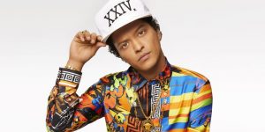 Bruno Mars sorprende con su apariencia durante sus vacaciones