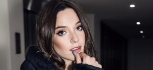 Activistas por los estereotipos de género critican a Kel Calderón por nueva publicidad