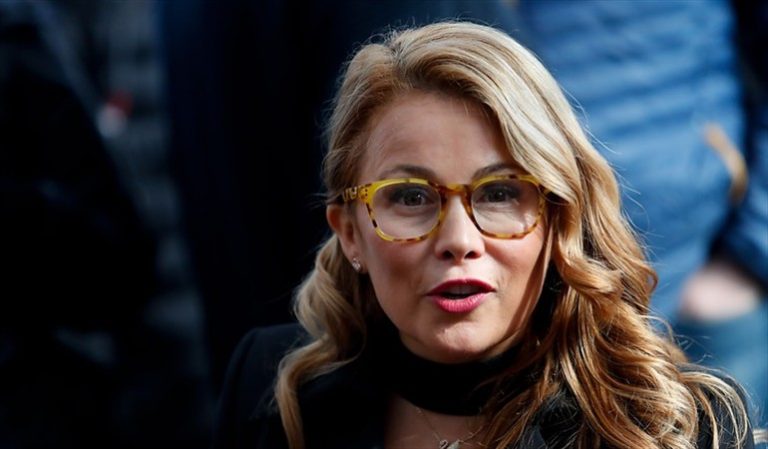 ¿En problemas? Contraloría inicia sumario por Kiki Challenge de Cathy Barriga en auto fiscal
