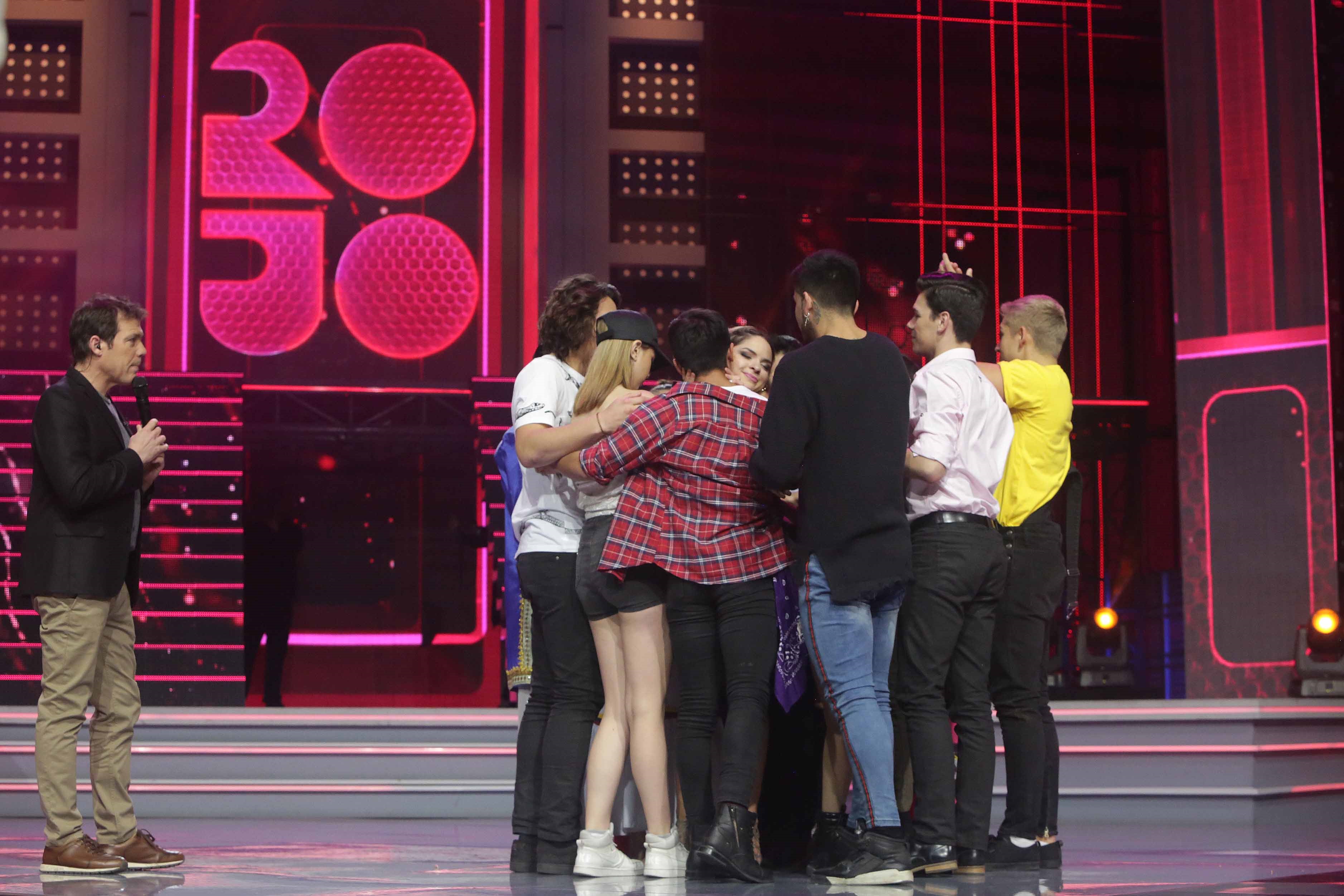 ¡Se va de "Rojo"! Lesión obliga a participante a dejar el programa para siempre